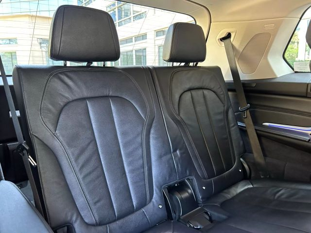 Vehicle image 49 of 76