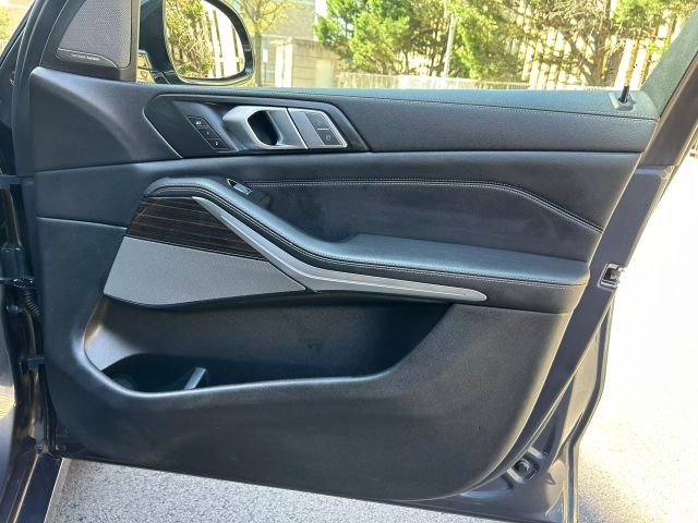 Vehicle image 57 of 76