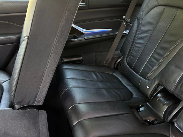 Vehicle image 34 of 76