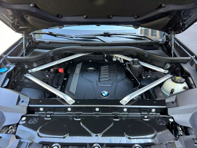 Vehicle image 75 of 76