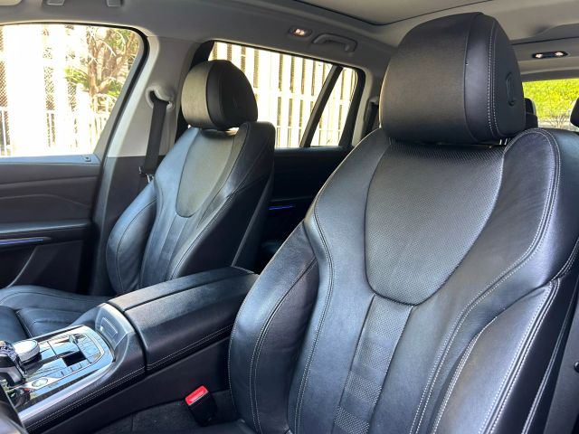 Vehicle image 18 of 76