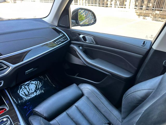 Vehicle image 39 of 76