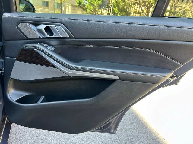 Vehicle image 41 of 76