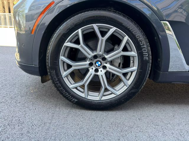 Vehicle image 15 of 76
