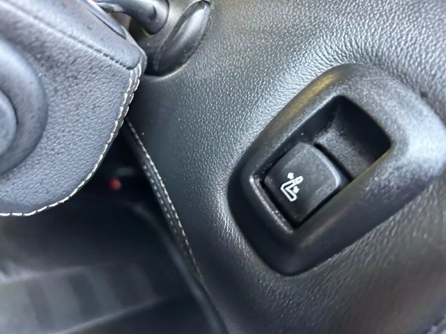 Vehicle image 31 of 76