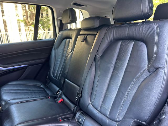 Vehicle image 27 of 76