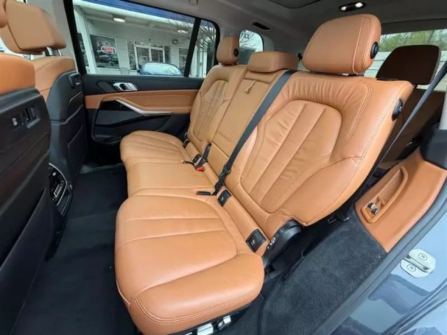Vehicle image 20 of 50