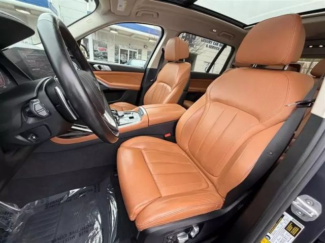 Vehicle image 16 of 50