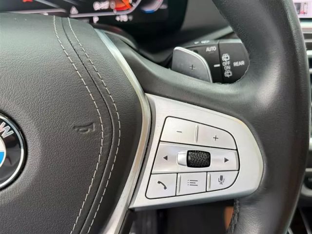Vehicle image 31 of 50