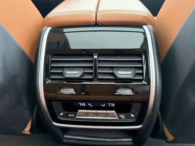 Vehicle image 26 of 50