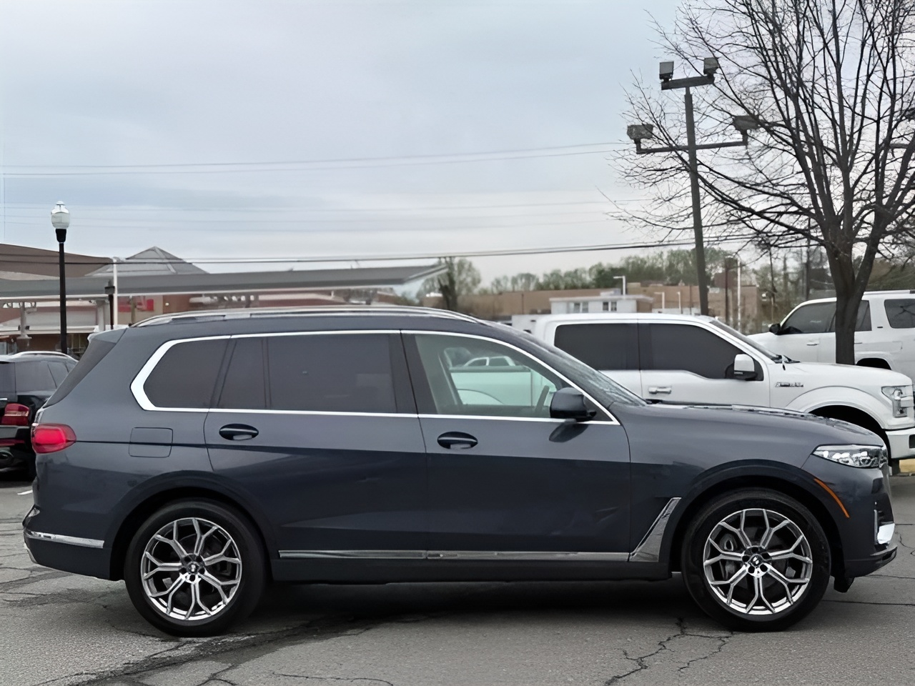 Vehicle image 44 of 50