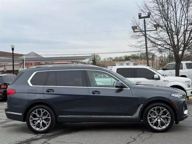 Vehicle image 8 of 50