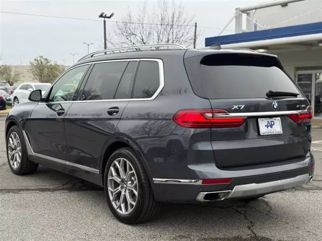 Vehicle image 13 of 50