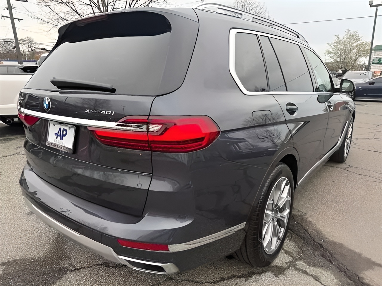 Vehicle image 46 of 50