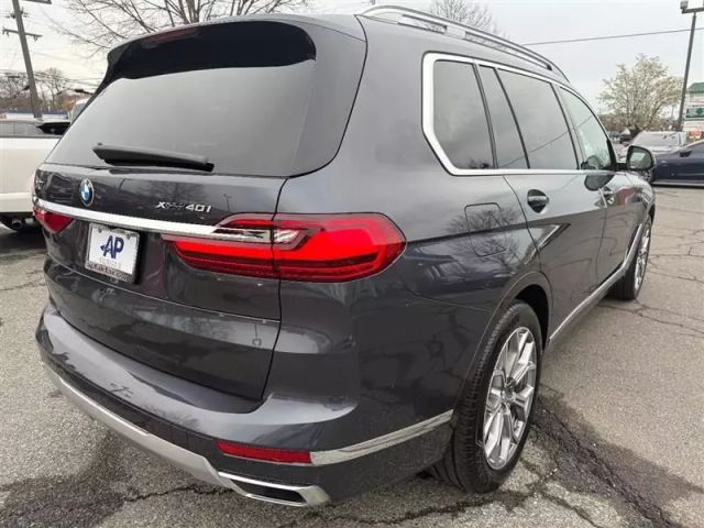 Vehicle image 10 of 50