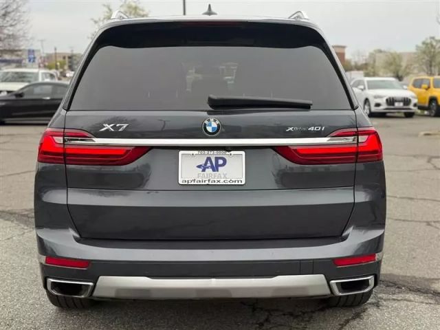 Vehicle image 11 of 50