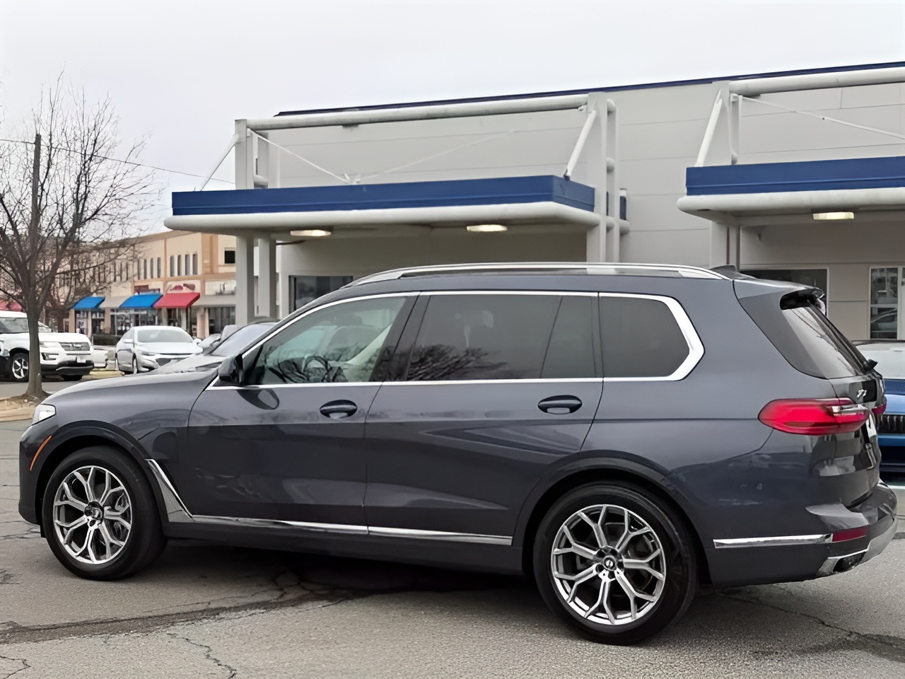 Vehicle image 48 of 50