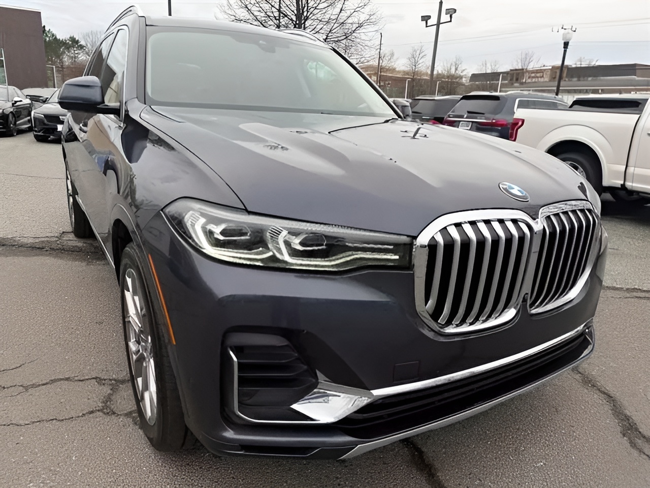 Vehicle image 43 of 50