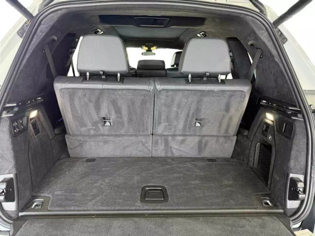 Vehicle image 9 of 27