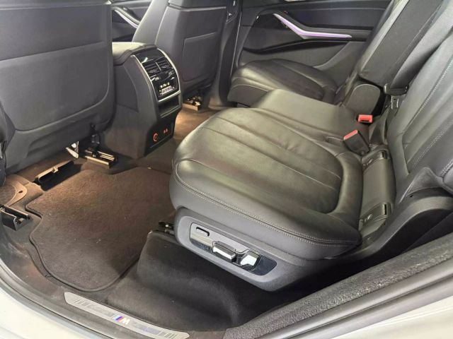 Vehicle image 16 of 27