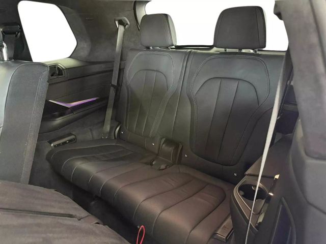 Vehicle image 14 of 27