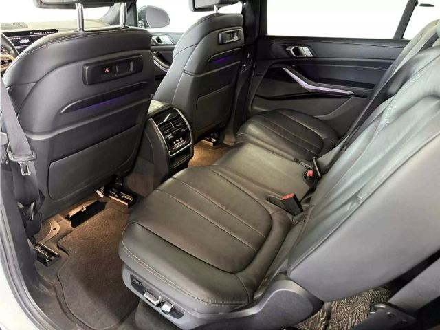 Vehicle image 10 of 27