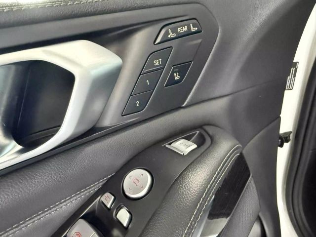 Vehicle image 24 of 27