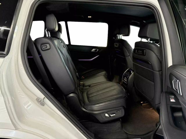 Vehicle image 11 of 27