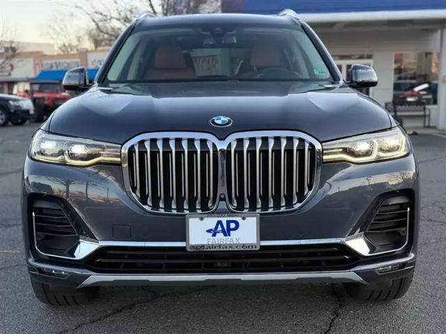 Vehicle image 4 of 54