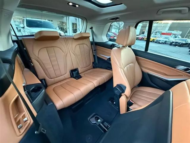 Vehicle image 25 of 54