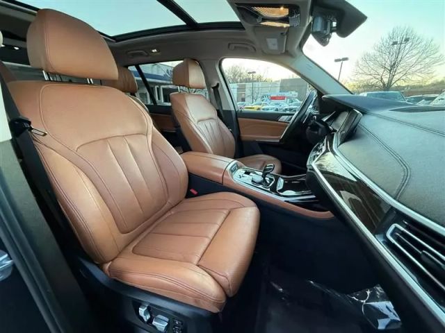 Vehicle image 19 of 54