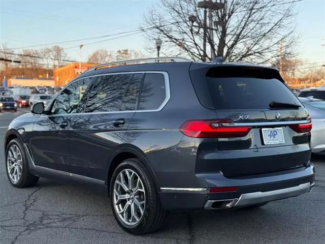 Vehicle image 9 of 54