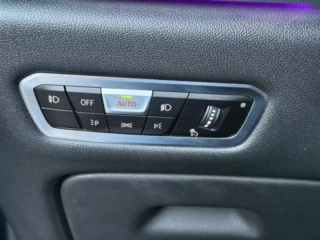 Vehicle image 43 of 54