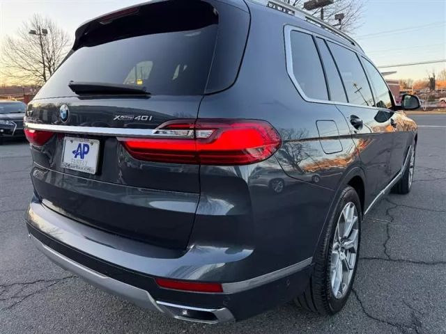 Vehicle image 7 of 54