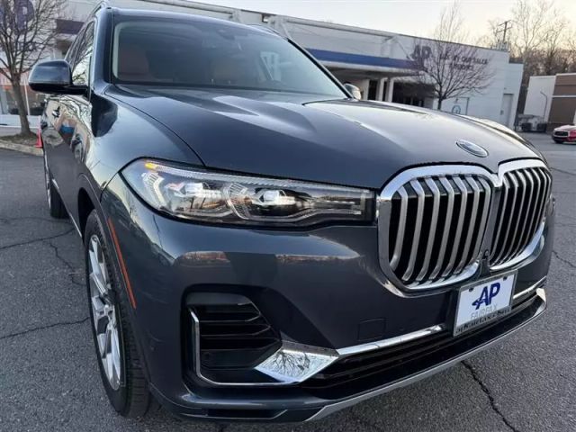 Vehicle image 11 of 54