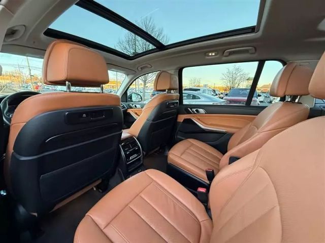 Vehicle image 22 of 54
