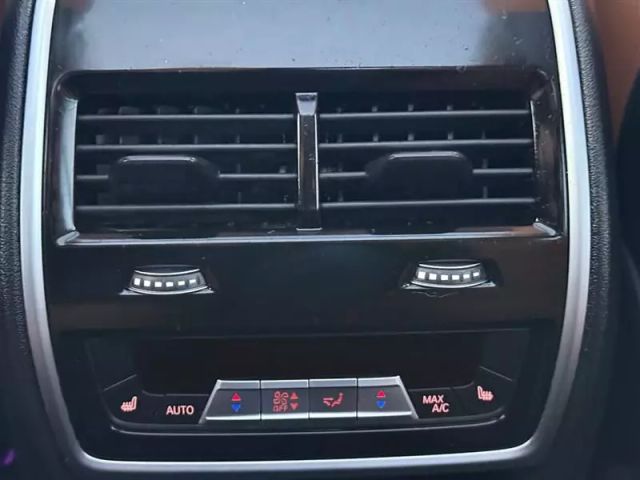 Vehicle image 27 of 54