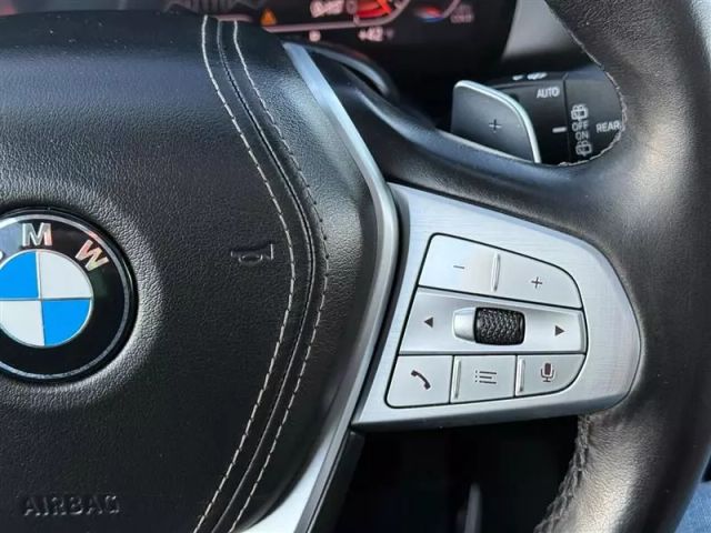 Vehicle image 33 of 54