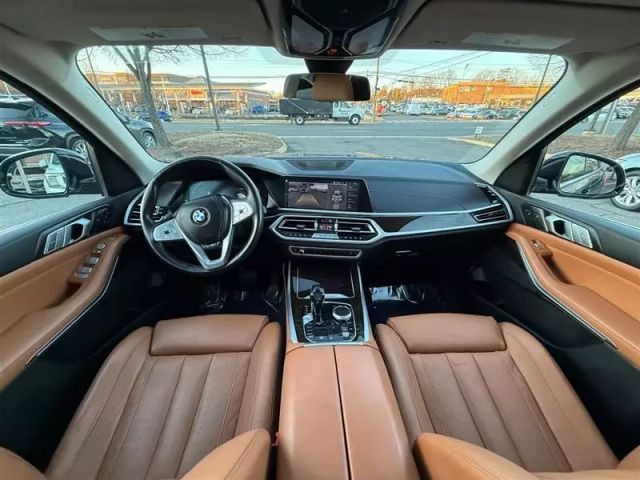 Vehicle image 29 of 54