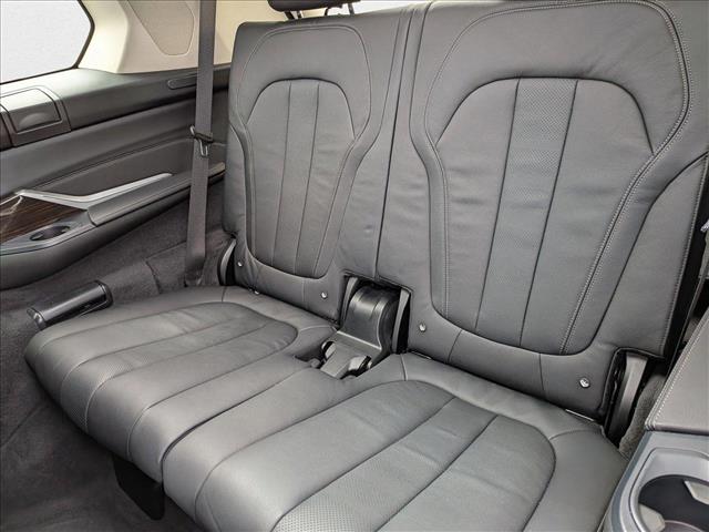 Vehicle image 13 of 22