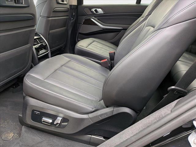 Vehicle image 15 of 22