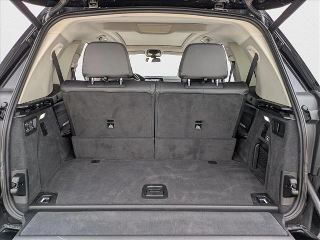 Vehicle image 11 of 22