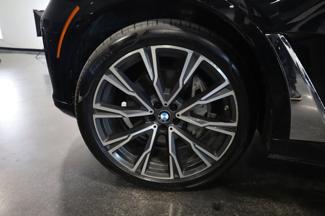 Vehicle image 11 of 46