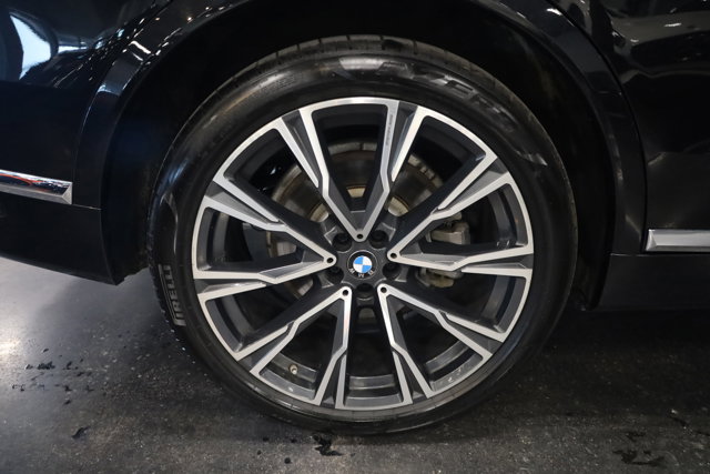 Vehicle image 10 of 46