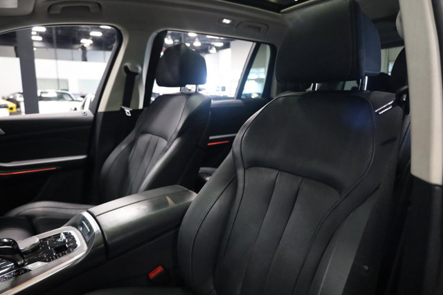 Vehicle image 18 of 46
