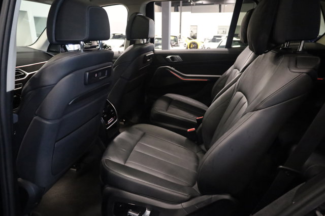 Vehicle image 17 of 46