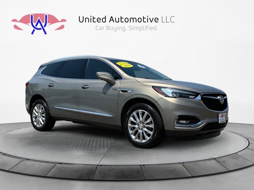 2019 Buick Enclave Essence Image 3 of 37