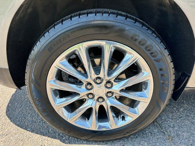 2019 Buick Enclave Essence Image 11 of 37