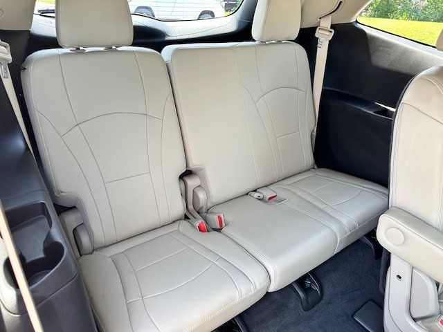 2019 Buick Enclave Essence Image 18 of 37