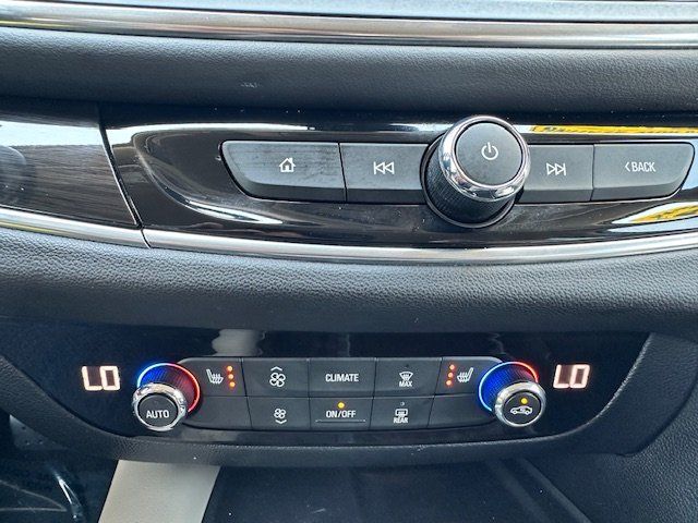 2019 Buick Enclave Essence Image 29 of 37